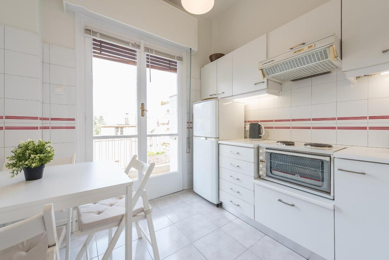 Cozy And Fresh Apt Close To Metro Афины Экстерьер фото