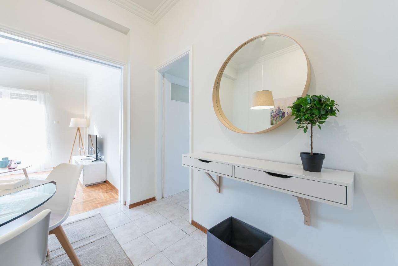Cozy And Fresh Apt Close To Metro Афины Экстерьер фото